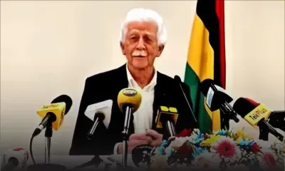 Paul Bérenger face à la presse ce samedi 