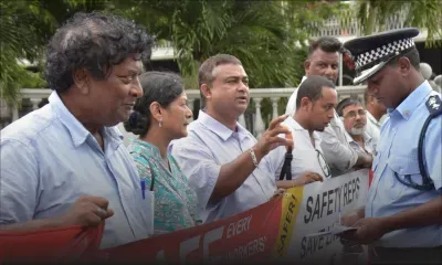 La CTSP manifeste devant l’Hôtel du gouvernement