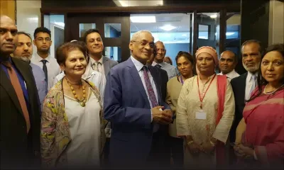 Vishnu Lutchmeenaraidoo : Le ministre démissionnaire pose pour une dernière photo avec les membres de son staff