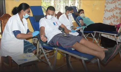 [En images] Confinement : les dons de sang organisés au domicile de volontaires à Camp-Levieux et à Trèfles