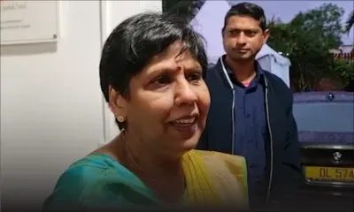 « Komien fwa, parlman dimounn sorti ale koumsa ?, lance Leela Devi Dookun