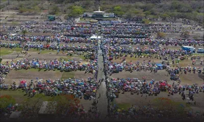 Images de drone : le cardinal Piat rassemble 25 000 personnes à Port-Louis 