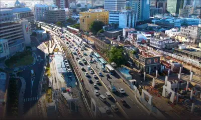 [Images drone] Déconfinement, jour  2 : ça roule dans la capitale