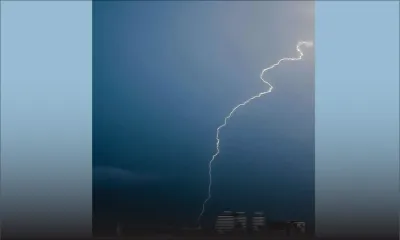 Quatre-Bornes : un impressionnant éclair zèbre le ciel 