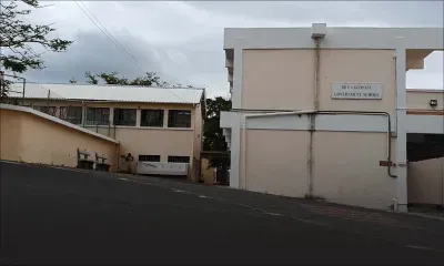 Bulletin de vote rapporté à la commission électorale : des enquêteurs du CCID à l’école primaire Dr Idrice Goomany