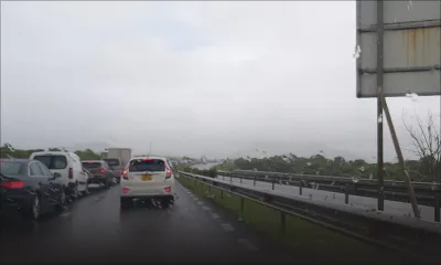 Gros embouteillage sur l’autoroute M1 en direction de Port-Louis