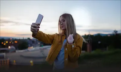 Selfies, retouches et estime de soi ne font pas bon ménage