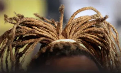 4 Minutes aux 4 Coins du Monde : Californie, les dreadlocks autorisés à l’école ou sur le lieu de travail à partir de 2020