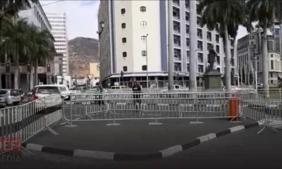 Il n’était pas équipé de masque, mais d’un scalpel