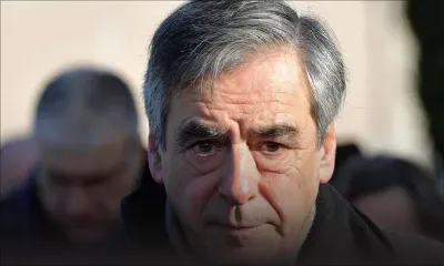 Emplois fictifs: François Fillon condamné à 4 ans de prison avec sursis, 375.000 euros d'amende et 5 ans d'inéligibilité
