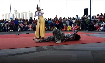 Dragon Boat Festival au Caudan : un invité surprise se met à danser et provoque un fou rire général 