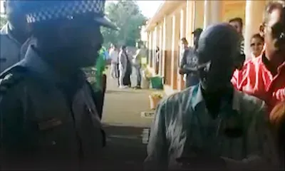 A St Pierre : «Gandhi» le candidat du FSM, perd son calme face à un fonctionnaire