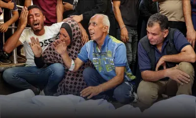 Des Gazaouis sous le choc après une frappe israélienne sur une école transformée en refuge