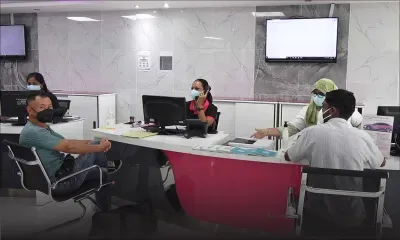 Reprise partielle : En direct dans les locaux de la compagnie GFA, suivez l’arrivée des employés