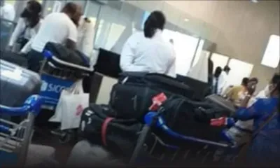 Aéroport de Plaisance : une passagère dit avoir été retenue durant plus de 4 heures