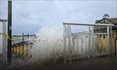 L'ouragan Hélène, "extrêmement dangereux", s'abat sur la Floride