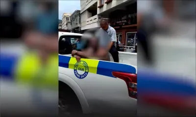 Un homme se balade nu à Plaine-Verte