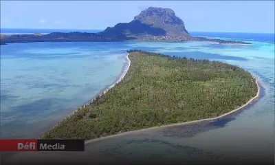Île-aux-Bénitiers : rencontre entre Paul Bérenger et Karl Lamarque