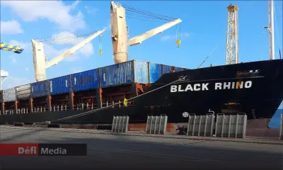 Maurice/Rodrigues : de l'eau s'infiltre dans la cale du Black Rhino abîmant ravitaillements et ciment 