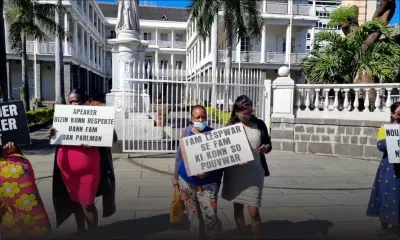 Expulsion de trois femmes députées : manifestation devant le Parlement