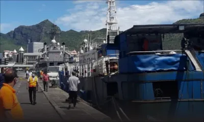 Rade de Port-Louis : le navire Lu Rong Yuan Yu 588 amarré