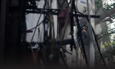 [Images] Inde: un incendie dans une usine de New Delhi fait 43 morts