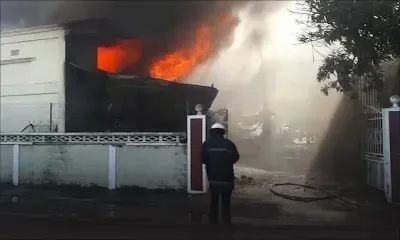 Vallée-des-Prêtres : Un entrepôt en feu, les pompiers sur place