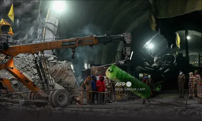 "Juste l'attente": en Inde, les familles prient pour les 41 ouvriers piégés dans un tunnel