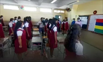 Fête de l’Indépendance : l’hymne national retentit dans les salles de classe