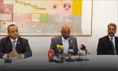 En direct du PMO, Joe Lesjongard, Maneesh Gobin de Bobby Hurreeram face à la presse