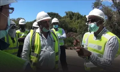 Travaux de tout-à-l’égout à Grand-Baie : le ministre Joe Lesjongard « agacé » lors d’une visite des lieux