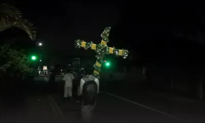 Maha Shivaratri : un pèlerin explique pourquoi il porte un kanwar en forme de croix