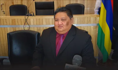 Allégations de « mauvaise » gestion : Olivier Barbe dépose une motion de censure contre Ken Fong