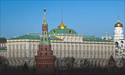 Un embargo européen sur le pétrole russe frapperait "tout le monde", avertit le Kremlin