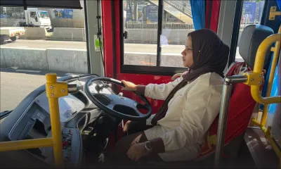 La fabuleuse histoire de Nooshreen Gowsee, conductrice de bus !