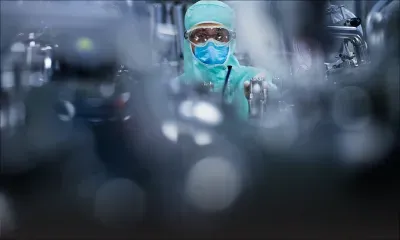 Covid-19: deux projets de vaccins «produisent une réponse immunitaire»