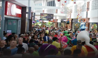 Youth debate: Late night shopping in Mauritius