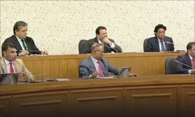  Coup de gueule : la farce parlementaire 