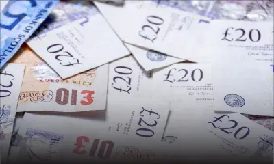 La livre rebondit après être tombée la veille à son plus bas historique