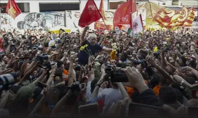 Brésil : l'ex-président Lula passe sa première nuit en prison