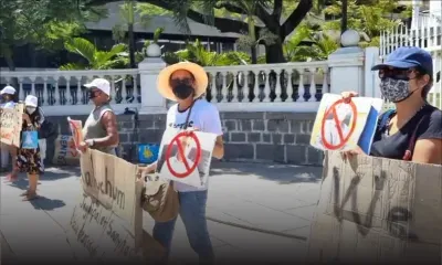 Manif devant l’Hôtel du Gouvernement : la démission de Jagutpal, Callichurn et de Sawmynaden réclamée