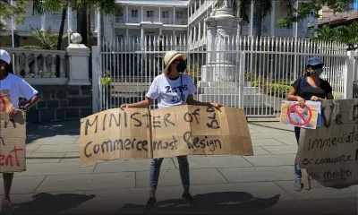 Manif devant le Parlement : la démission de Jagutpal, Callichurn et  Sawmynaden réclamée