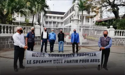 [Live] Rassemblement de dix anciens parlementaires devant l’Assemblée nationale