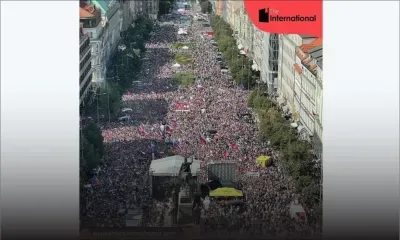 Des dizaines de milliers de personnes protestent à Prague contre le gouvernement tchèque