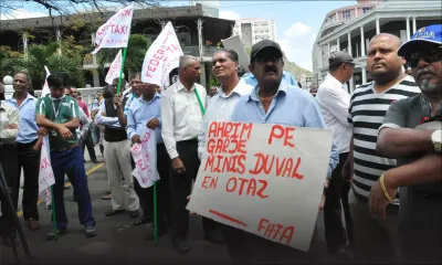 Desk dans les hôtels : les taxis brandissent la menace d’une opération escargot