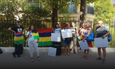 Paris : Manif des membres de la diaspora mauricienne devant l’ambassade indienne