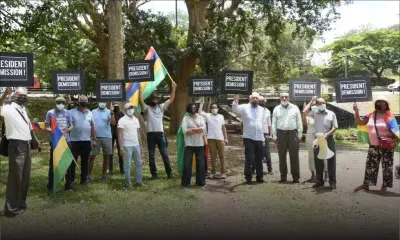 [En images] IBA Act : Manifestation devant la State House