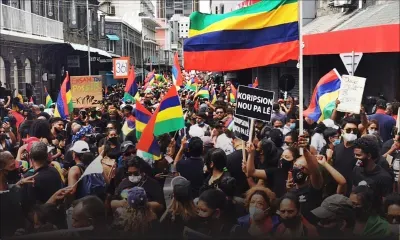 En direct de Port-Louis, suivez la marche citoyenne