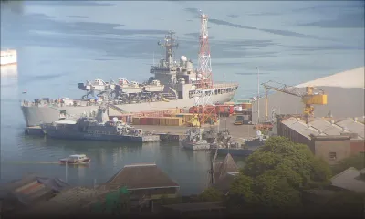 Présence d’un navire de la marine indienne dans le port