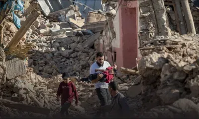 Le Maroc pleure les victimes du séisme, le bilan dépasse les 2 000 morts